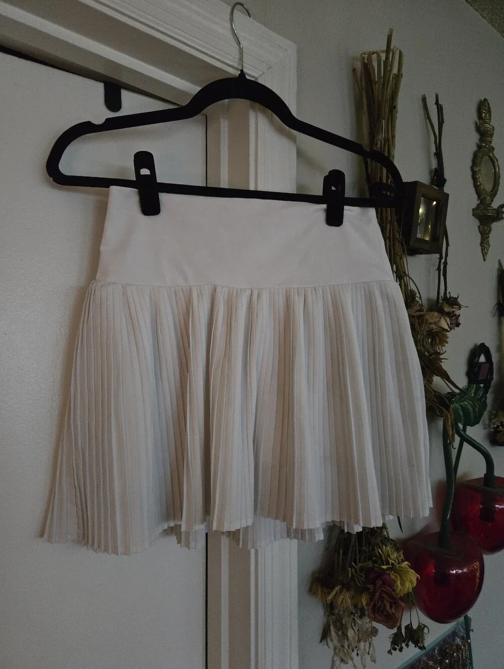 White Pleated Tennis Style Athletic Stretch Skort - Picture 1 of 6